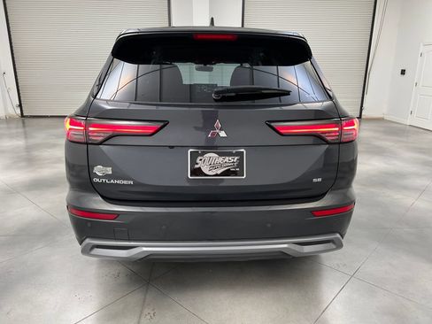 Used 2025 Mitsubishi Outlander SE AWD/4WD image 8