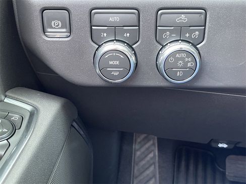 New 2026 GMC Sierra 1500 Elevation image 18