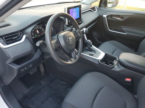 Used 2023 Toyota RAV4 XLE image 16