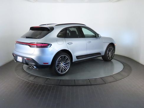 Certified 2026 Porsche Macan AWD/4WD image 7