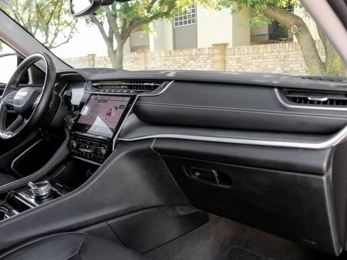 Used 2022 Jeep Grand Cherokee L Limited image 25