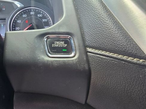 Used 2017 GMC Acadia SLT FWD image 25