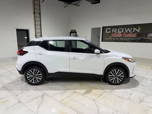 Used 2022 Nissan Kicks SV FWD image 8