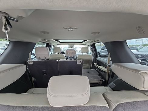 Used 2020 Ford Expedition XLT w/ Equipment Group 202A AWD/4WD image 48