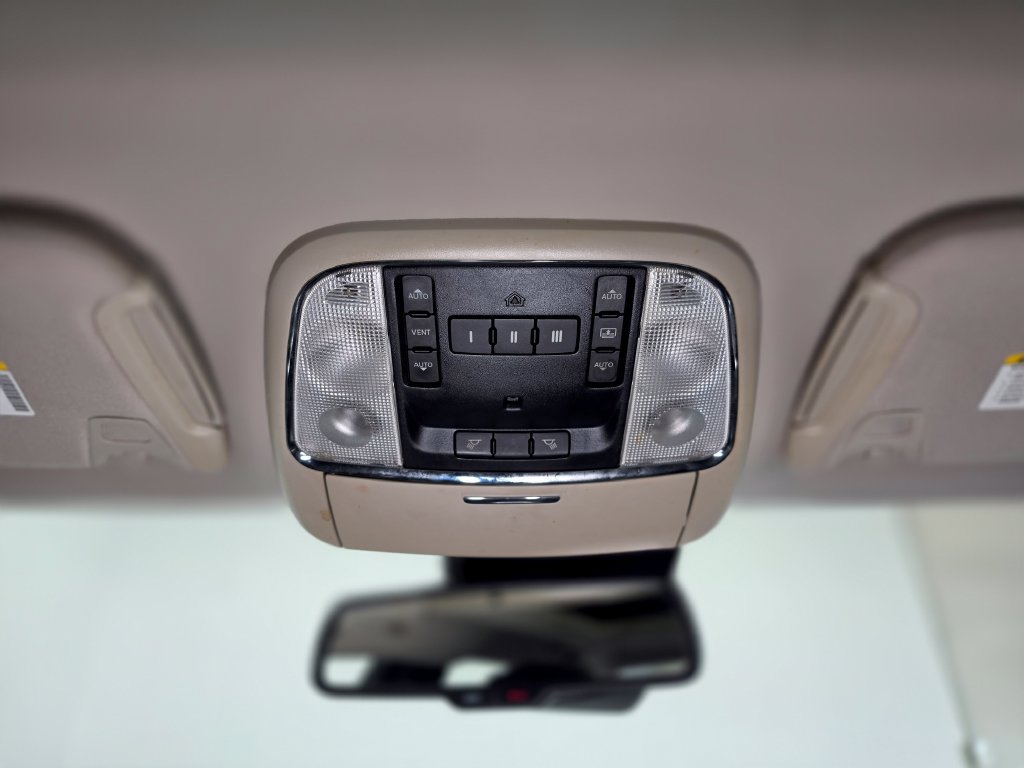 Used 2015 Chrysler 300 C w/ Light Group AWD/4WD image 15