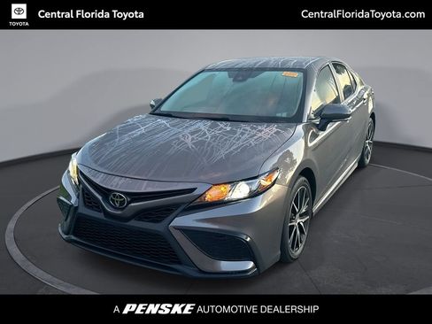 Used 2024 Toyota Camry SE FWD image 1