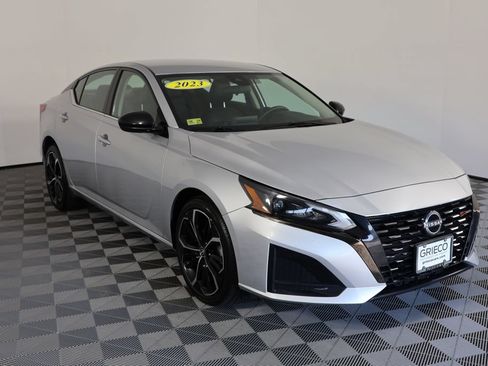 Used 2023 Nissan Altima 2.5 SR AWD/4WD image 1