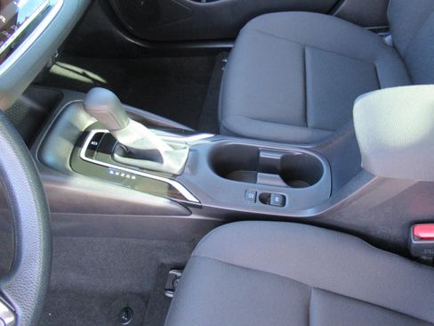 Used 2025 Toyota Corolla LE FWD image 18