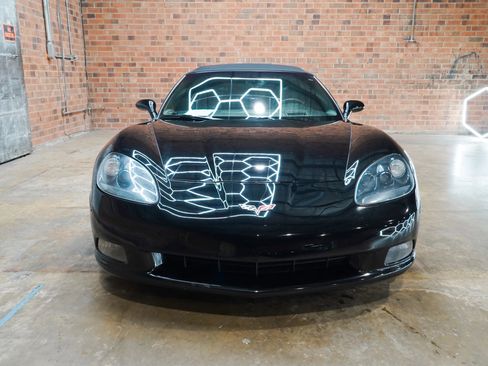 Used 2005 Chevrolet Corvette Convertible w/ Preferred Equipment Group RWD image 5