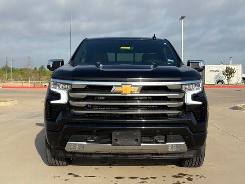 Used 2024 Chevrolet Silverado 1500 High Country image 2