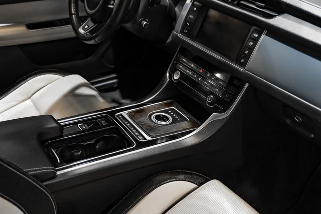 Used 2016 Jaguar XF R-Sport RWD image 27