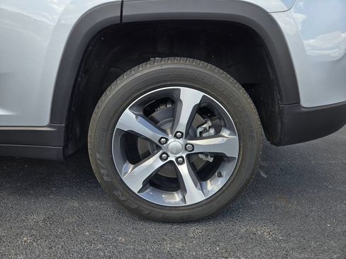 Used 2022 Jeep Grand Cherokee Limited 4xe AWD/4WD image 9