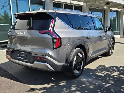 Certified 2024 Kia EV9 Wind AWD/4WD image 3