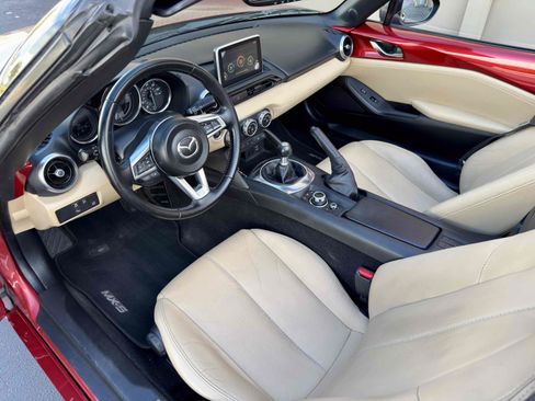Used 2016 MAZDA MX-5 Miata Grand Touring RWD image 38