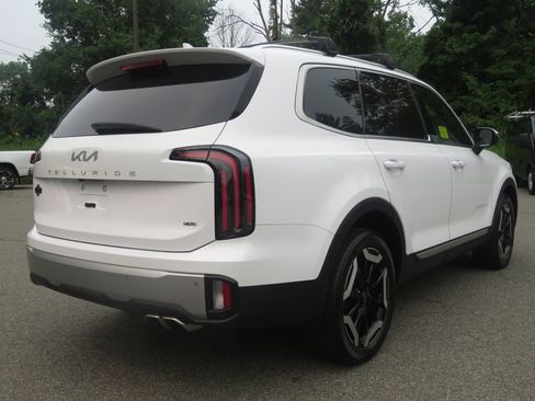 Used 2023 Kia Telluride EX w/ EX Captain's Chair Package AWD/4WD image 5