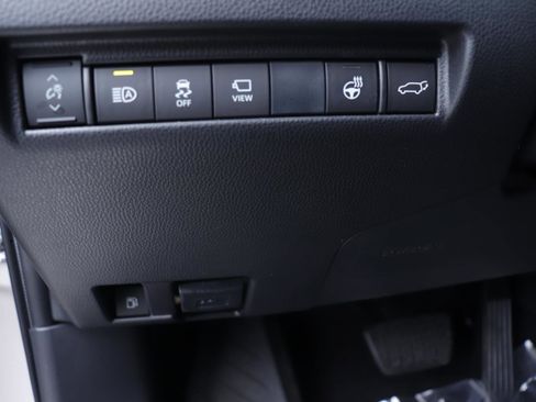 Used 2021 Toyota Venza Limited image 25