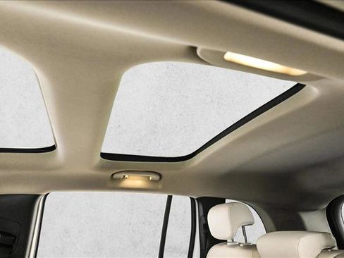 Used 2023 Mercedes-Benz GLB 250 4MATIC image 21