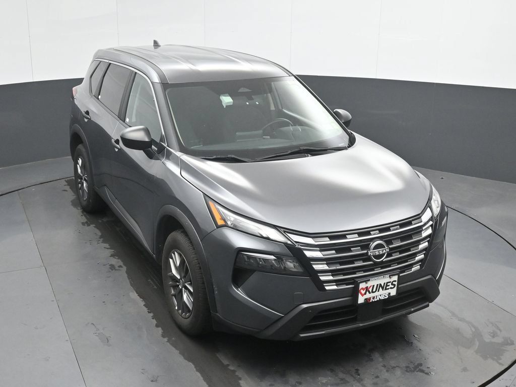 Used 2024 Nissan Rogue S AWD/4WD image 33