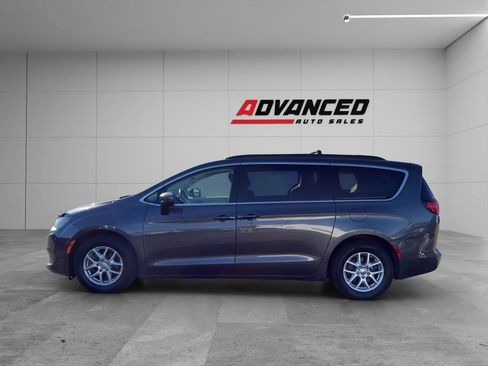 Used 2020 Chrysler Voyager Lxi image 7