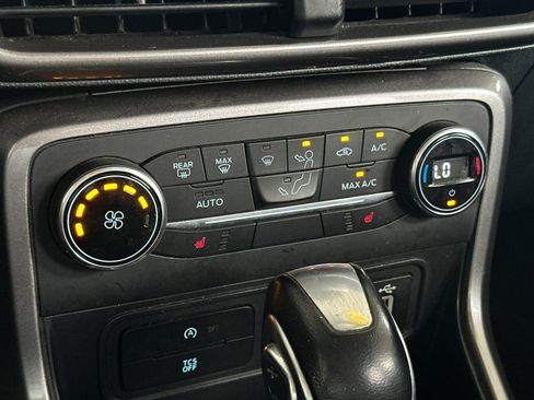 Used 2019 Ford EcoSport SE image 17