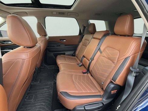 Used 2023 Nissan Pathfinder Platinum w/ Cargo Package FWD image 21