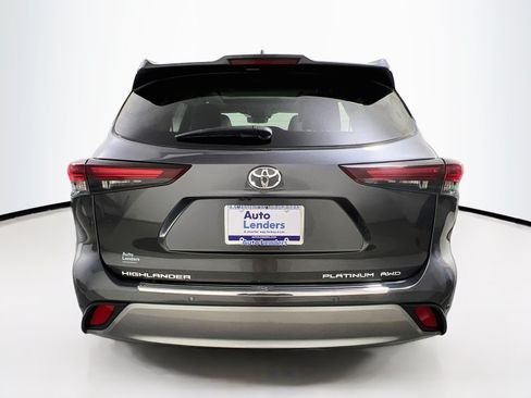 Used 2024 Toyota Highlander Platinum AWD/4WD image 6