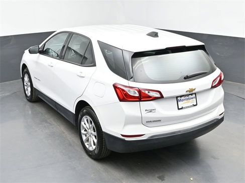 Used 2018 Chevrolet Equinox LS image 35