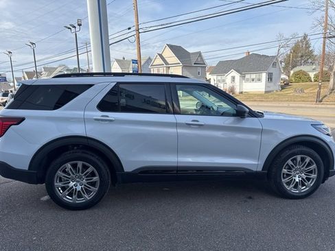 New 2026 Ford Explorer Active w/ Active Comfort Package image 5