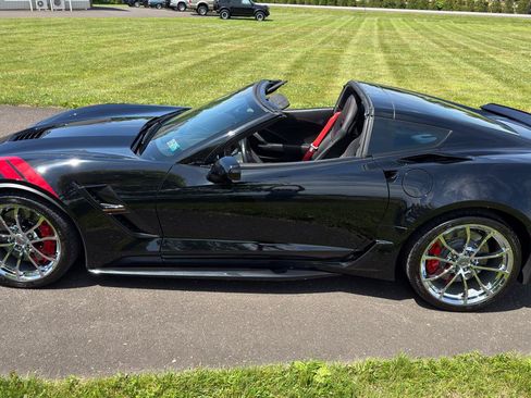 Used 2019 Chevrolet Corvette Grand Sport RWD image 9