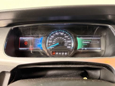 Used 2017 Ford Taurus SEL w/ Equipment Group 201A FWD image 19
