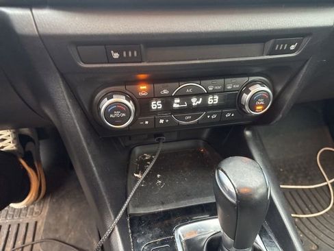 Used 2018 MAZDA MAZDA3 Grand Touring image 14