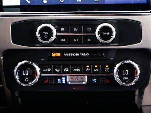 Used 2022 Ford F250 Platinum w/ FX4 Off-Road Package image 37