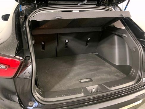 Used 2024 Chevrolet Trax ACTIV w/ Sunroof Package FWD image 4