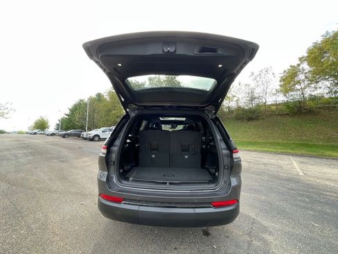 New 2025 Jeep Grand Cherokee L Limited w/ Black Appearance Package image 17