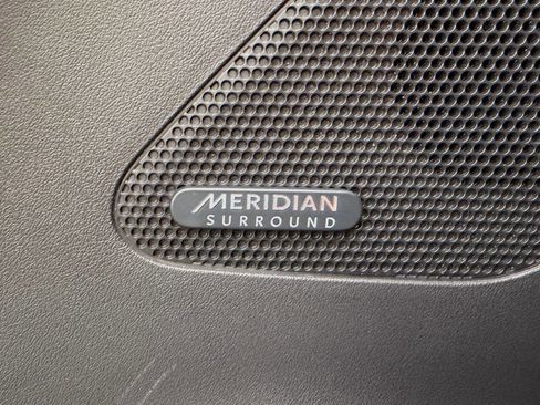 Used 2017 Jaguar F-PACE R-Sport image 43