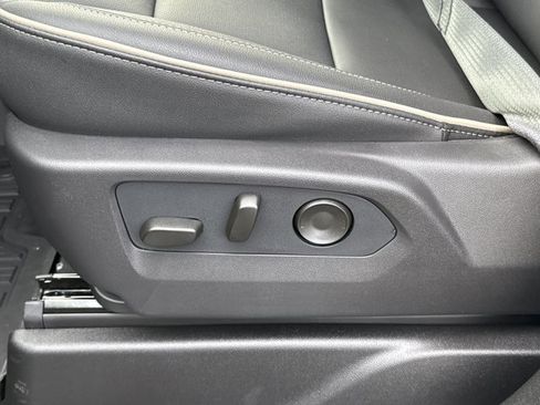 New 2026 GMC Yukon XL Elevation image 17