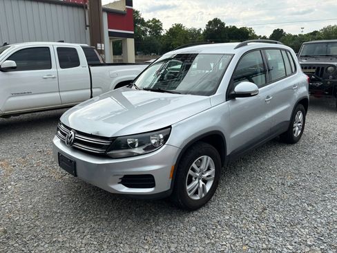 Used 2017 Volkswagen Tiguan S FWD image 3
