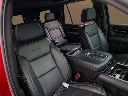 Used 2023 GMC Yukon Denali image 33