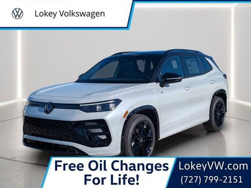 New 2026 Volkswagen Tiguan SE R-Line FWD image 1