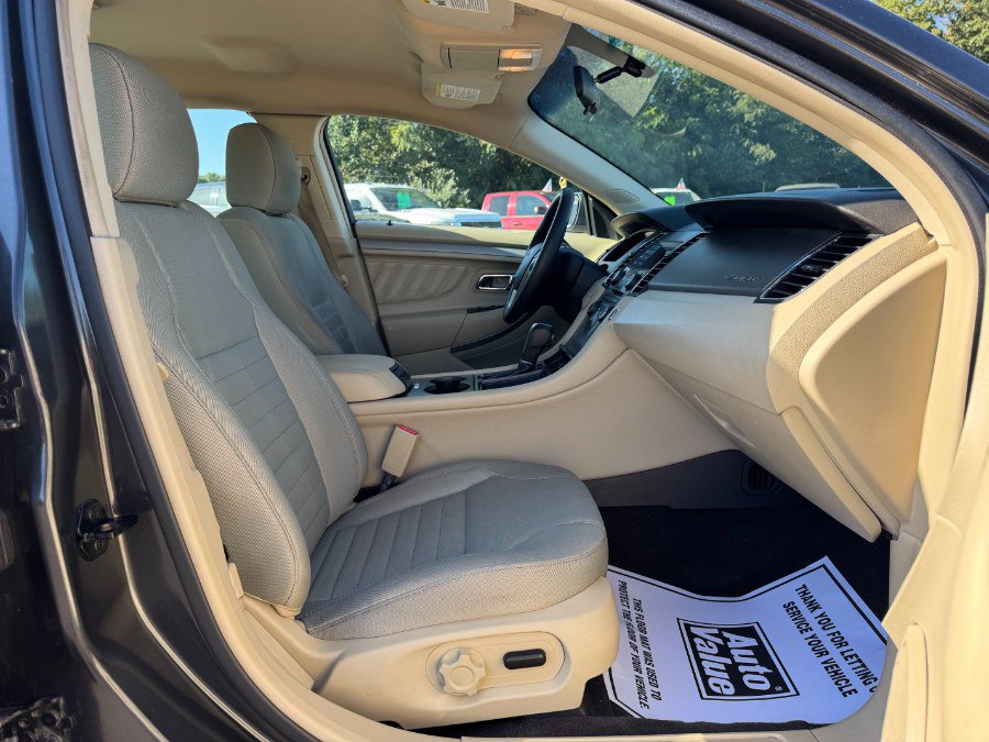 Used 2018 Ford Taurus SE FWD image 18