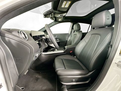 Certified 2025 Mercedes-Benz GLA 250 image 18