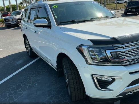 Used 2021 Ford Expedition Platinum image 3