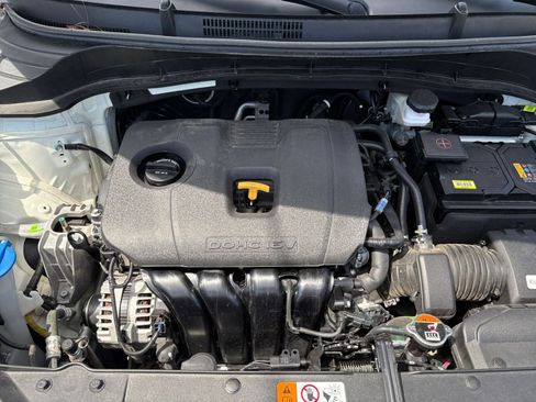 Used 2025 Kia Soul LX w/ LX Technology Package FWD image 30