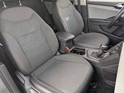 Used 2022 Volkswagen Taos SE image 11