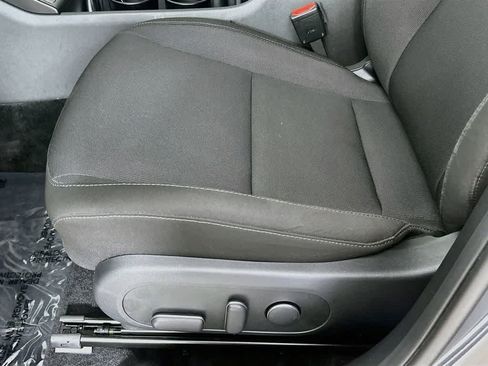 Used 2025 Hyundai Kona SEL FWD image 30