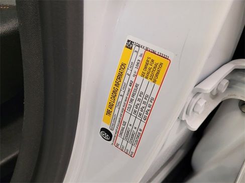 Used 2022 Chevrolet Equinox LT w/ Driver Convenience Package image 17