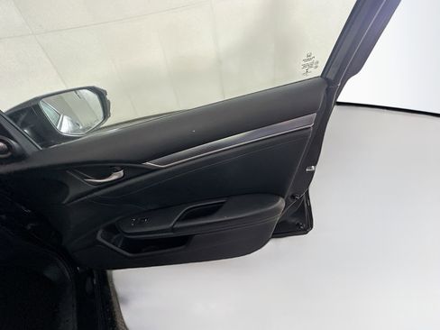 Used 2016 Honda Civic Touring image 32