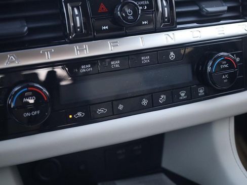 New 2026 Nissan Pathfinder SL AWD/4WD image 16