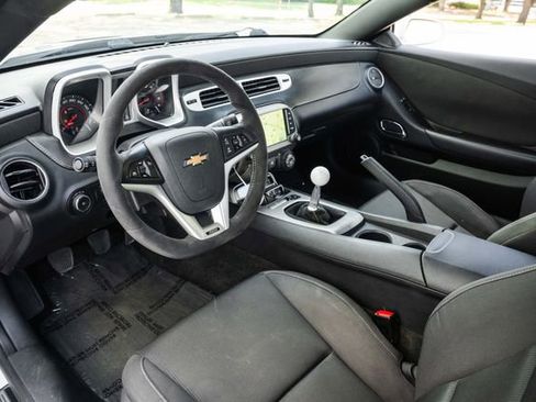 Used 2015 Chevrolet Camaro SS w/ SS Performance Package image 2