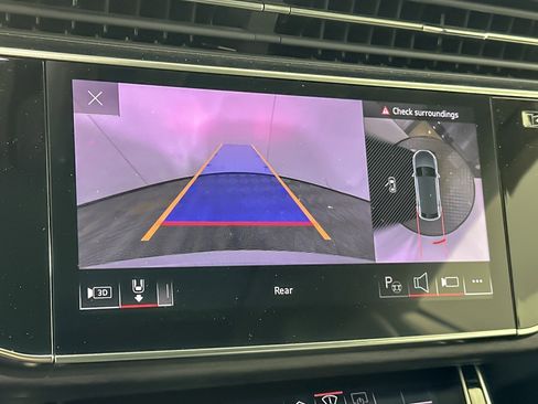 Used 2023 Audi Q8 Prestige w/ Prestige Package image 19